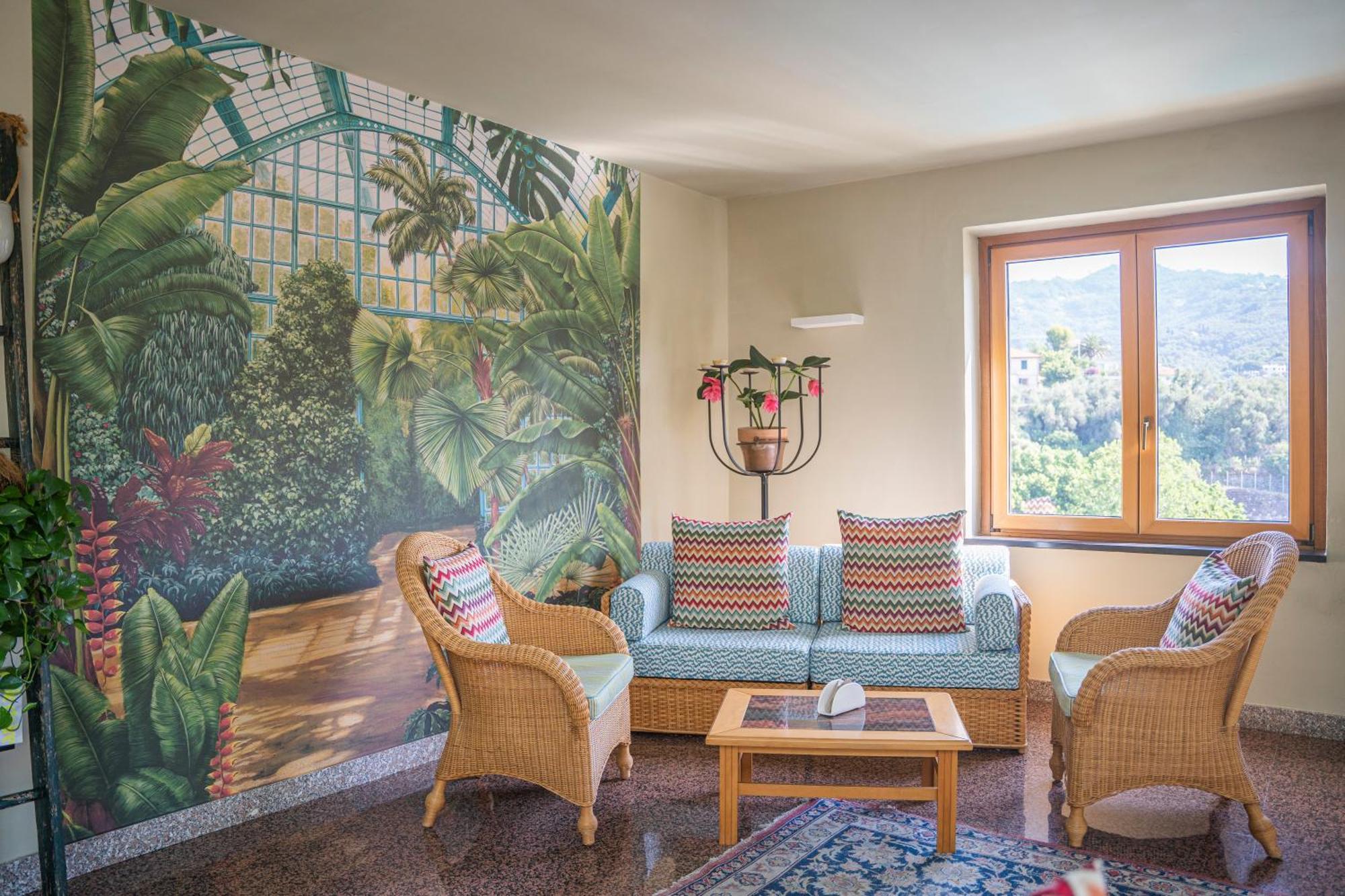 Hotel Villa Edera & La Torretta Монелья Экстерьер фото