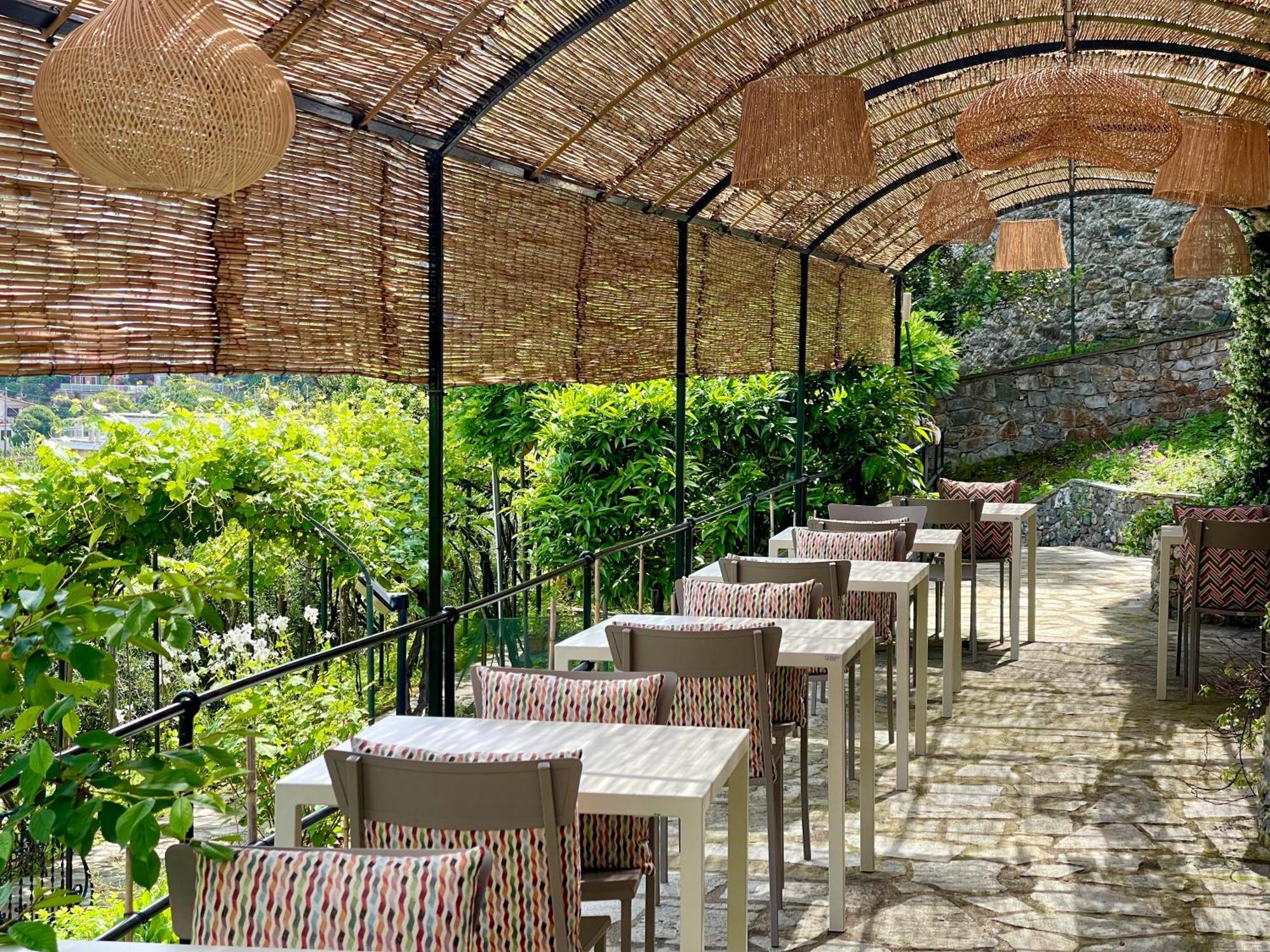 Hotel Villa Edera & La Torretta Монелья Экстерьер фото
